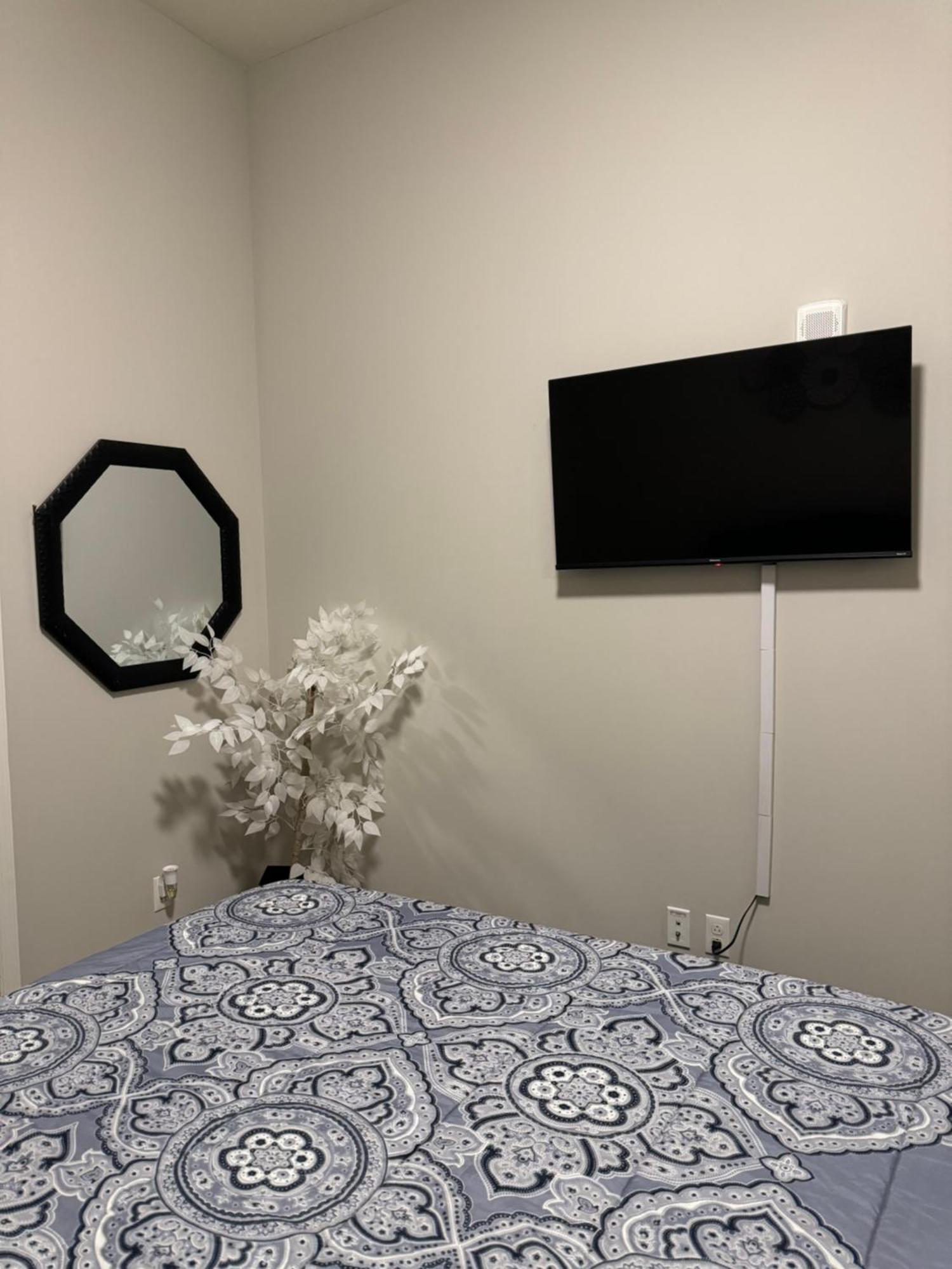 Beautiful Condo/Rooftop Patio With Free Parking Cleveland Exterior foto